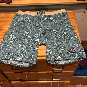 Men’s Patagonia Wavefare Boardshorts - waist 35